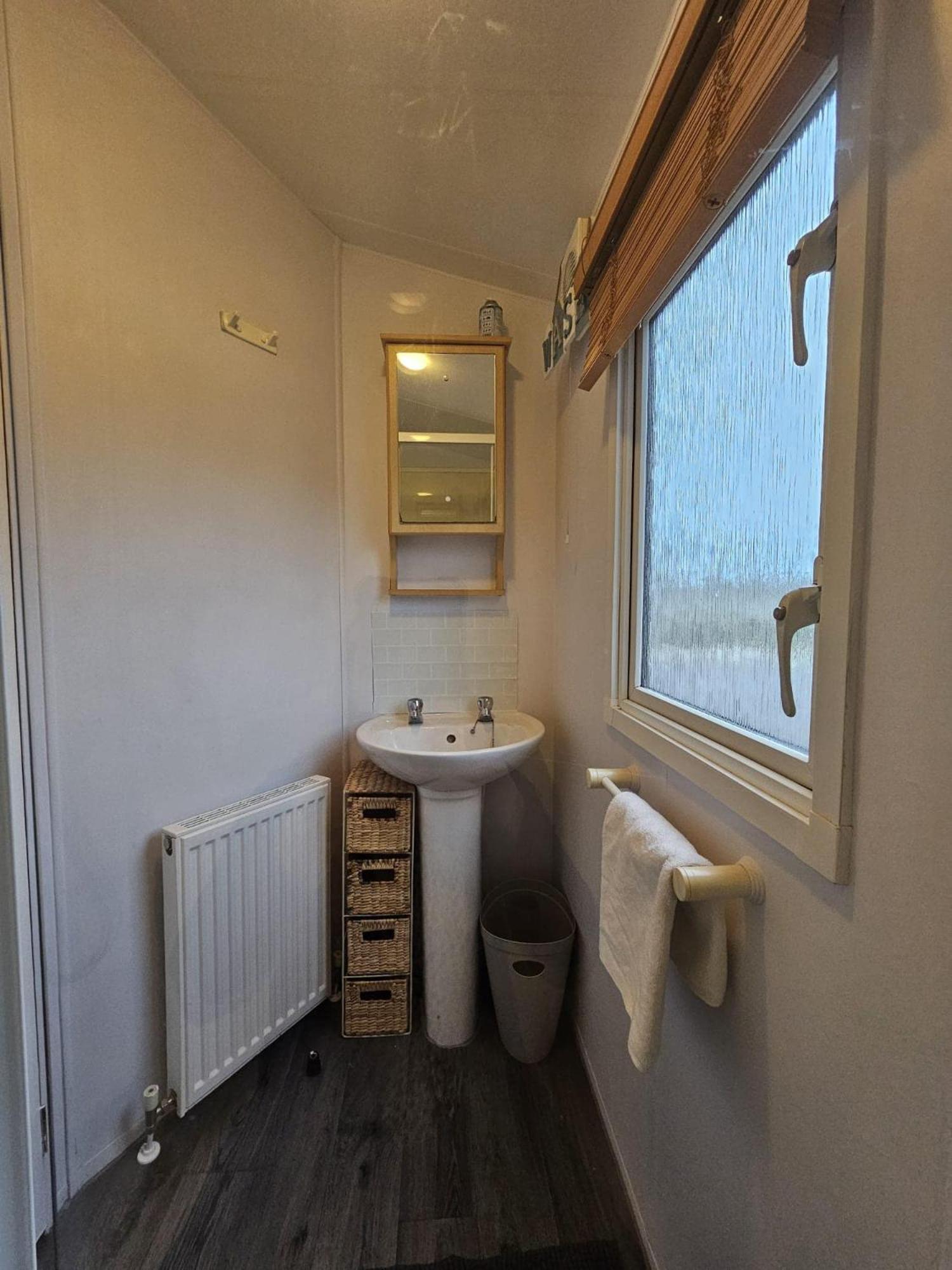 Tattershall Lakes Hot Tub Lodge Breaks Экстерьер фото