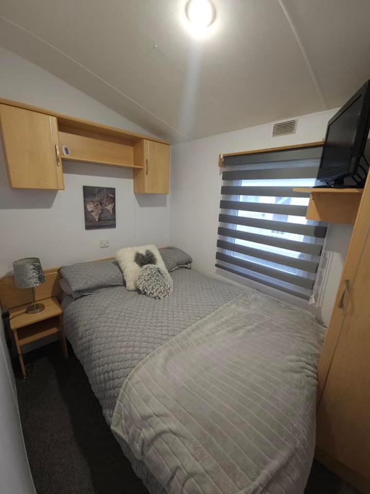 Tattershall Lakes Hot Tub Lodge Breaks Экстерьер фото